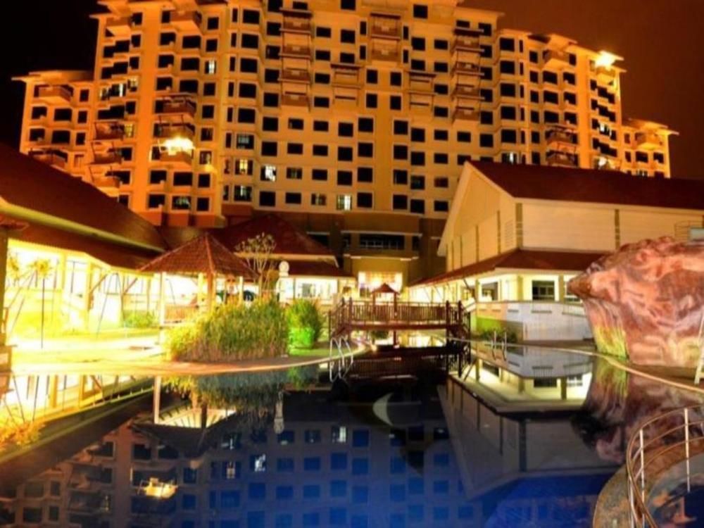 Puteri Beach Resort Port Dickson Buitenkant foto